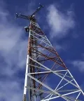 Трехгранная решетчатая башня связи из уголков