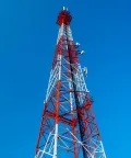 Четырехгранная решетчатая башня связи из уголков