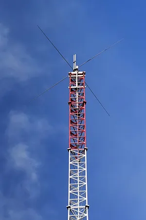 Мачта связи на оттяжках