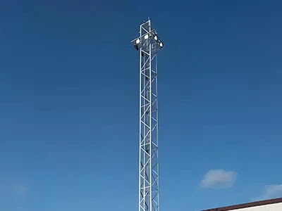 Четырехстоечная решётчатая мачта освещения из углового проката