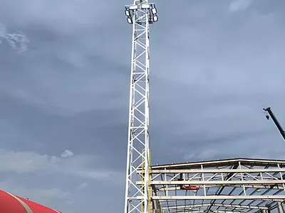Четырехстоечная решётчатая мачта освещения из углового проката